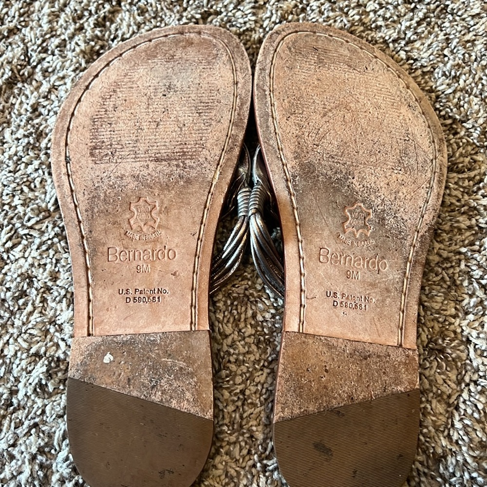 Bernardo Icons Sandals - Size 9 - Picture 2 of 3